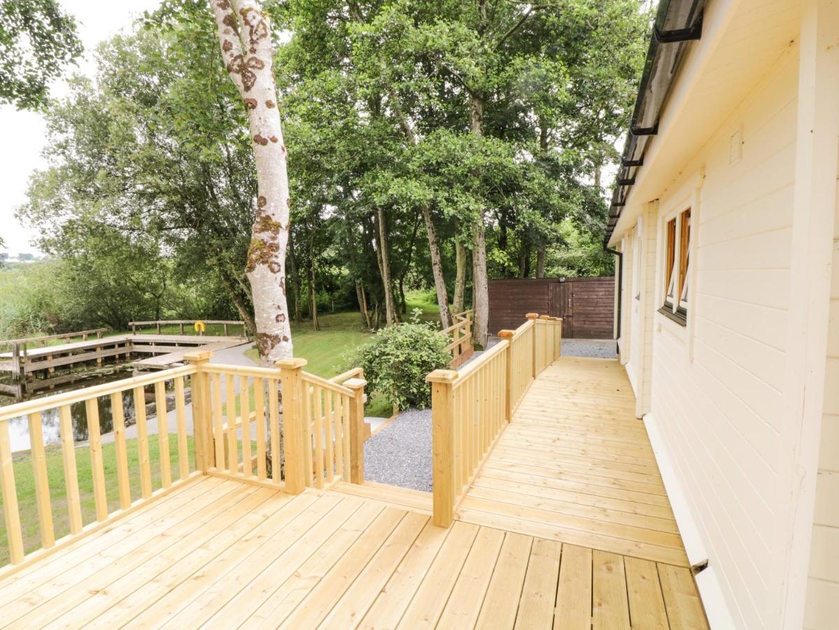 Port Heron Lodge Athlone Exterior photo